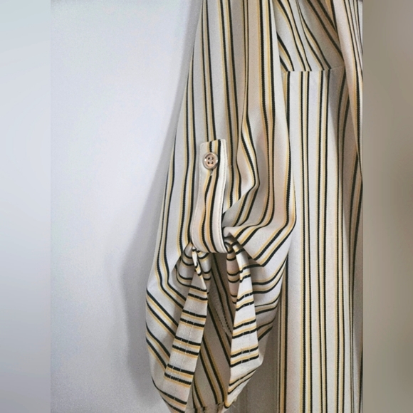 Striped shirt dress with belt. White, black, yellow - Picture 7 of 9